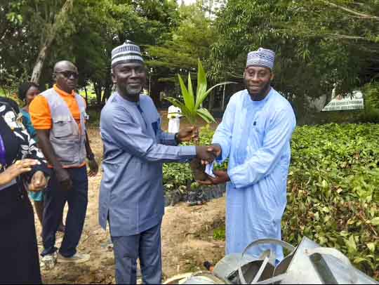 Niger ACReSAL Affirms Commitment to Reclaiming Degraded Land, donates over 67,000 Fruit Tree Seedlings to Tertiary Institutions in Niger State 